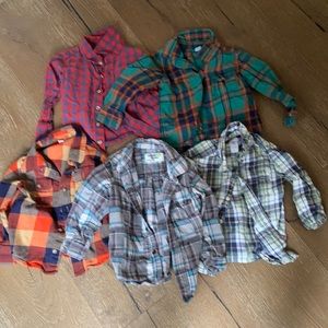 Lot of 5 long sleeve flannels. 3T mix of old navy and Carter’s